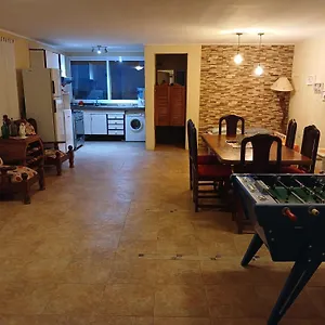 https://aguara-house-pedemonte-mendoza.hotelsmendoza.com